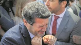 Muhalif Lider, Mitingde İki Kriz Geçirdi