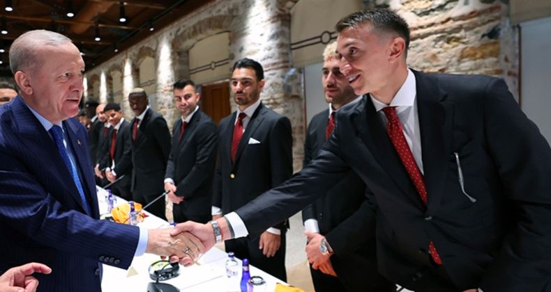 Muslera’dan Erdoğan’ı Şaşırtan Hediye: Çok İyi Oyuncusun Biz Gördük