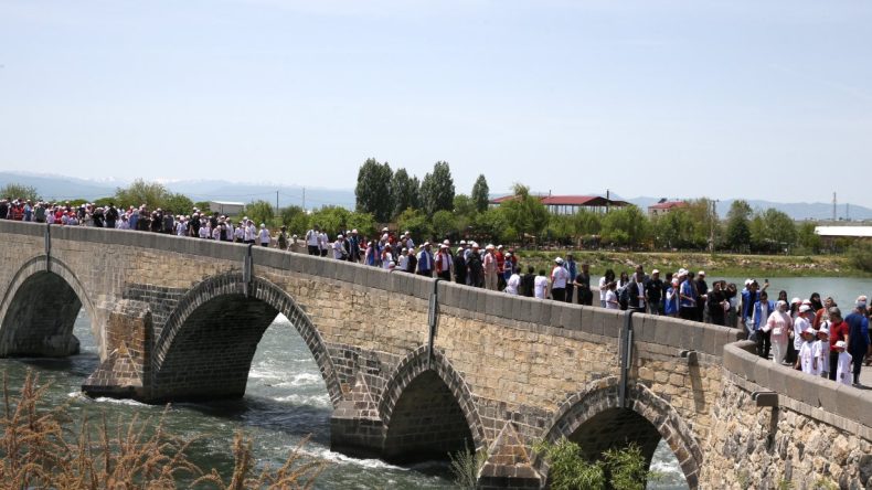 Muş’ta Yüzlerce Genç Katıldı