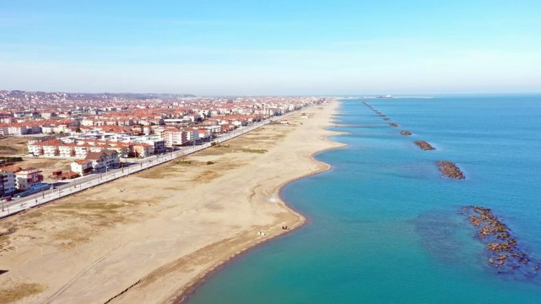 O meşhur sahildeki evler için geri sayım başladı! Son yazlarını yaşıyorlar