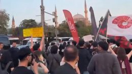 Öğrenciler CHP Mitingine Yürüdü, Polis Slogana Müdahale Etti: Kanunsuzdur
