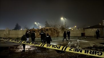 Otomobilden İnen Maskeli Saldırganlar İki Arkadaşa Saldırdı