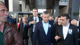 Özel’in Araç Girişi Engellendi, Emniyet Müdür Yardımcısı Hakkında Şikayet Yapıldı