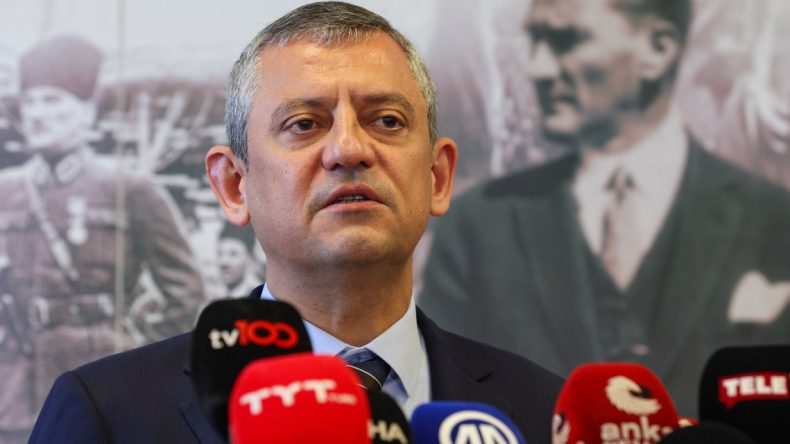 Özel’den Soma mesajı: Karanlık düzene boyun eğmeyeceğiz