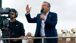 Özgür Özel: Benim görevim ceketi çıkarıp kolları sıvayacak olanı içeriden çıkarmak