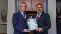 Özgür Özel: Bu ülkeyi sırtında taşıyanlar iflasa sürüklendi