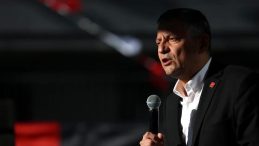 Özgür Özel, Sosyalist Enternasyonal’de konuştu: Kimseye anlatamazsın dediler, anlattım