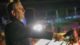 Özgür Özel’den Silivri Mitinginde Erdoğan’a Mesaj ve Hukuk Vurgusu