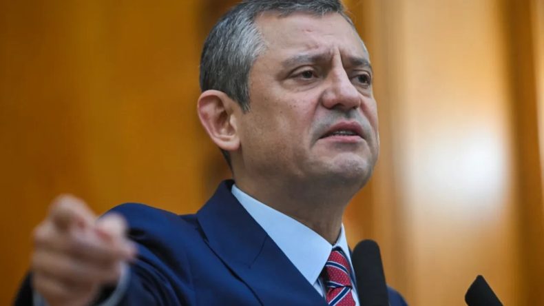 Özgür Özel’den Yumruklu Saldırı Sonrası ‘Koruma Zafiyeti’ Açıklaması: Bu Benim Tercihim