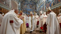 Papa Leo’nun İlk Vaazında Pabuçları Dikkat Çekti: Ne Mesaj Verdi?