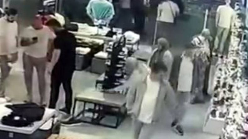Peçeli Kadın Telefon Hırsızlığında Yakalandı