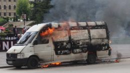 Polise Teslim Olmak İstemedi, Aracını Ateşe Verdi