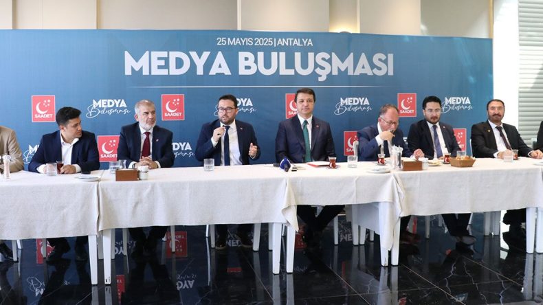 Saadet Partisi Genel Başkanı Arıkan, Antalya’da Konferans Verdi