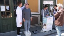 Sağlık Bakanlığı, Kilo Kontrolü İçin Meydanlarda