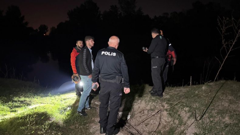 Sakarya Nehri’nde Kayıp Alarmı: Ekipler Cüzdan ve Telefon Buldu