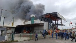 Sakarya’da Fabrika Yangını