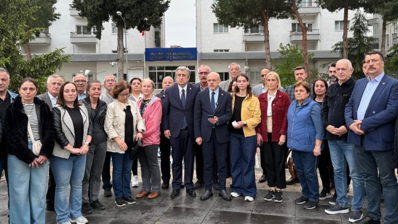 Samsun’da CHP’nin imza standına saldırı