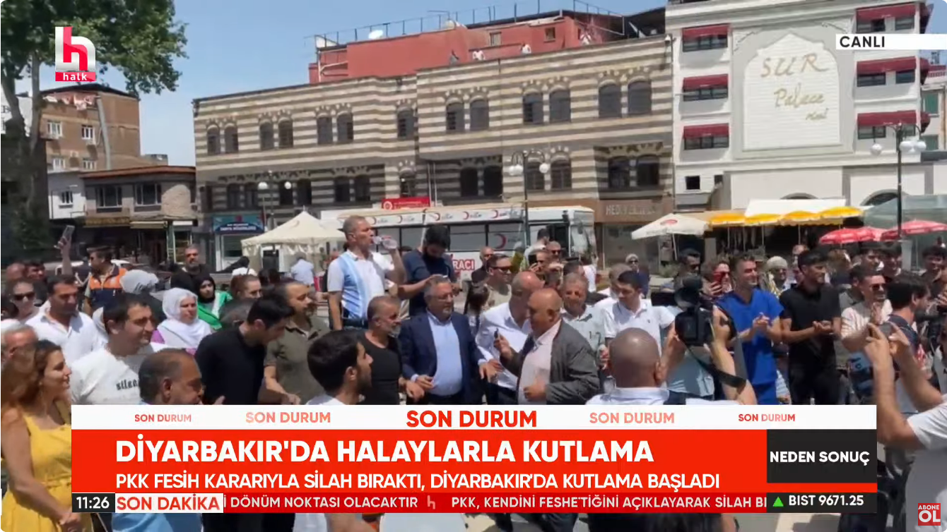 Halay Çekilirken