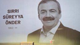 Sırrı Süreyya Önder, AKM’deki törenle son yolculuğuna uğurlanıyor