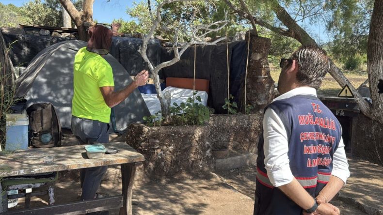 Sit Alanındaki Kaçak Yapıya Kamp Kılıfı