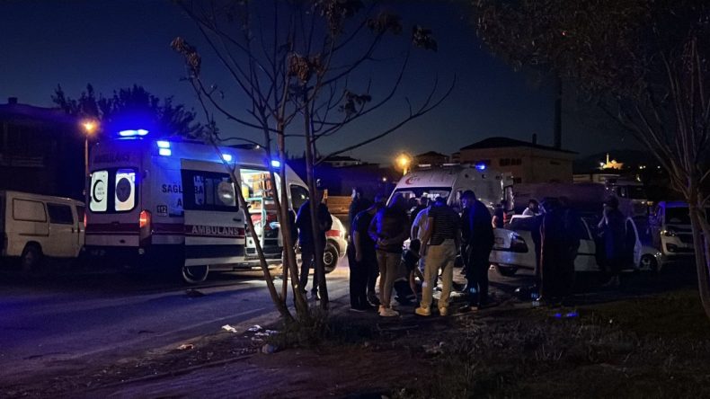 Sivas’ta Sokak Ortasında Kanlı Kavga: Yaralılar Hastaneye Kaldırıldı