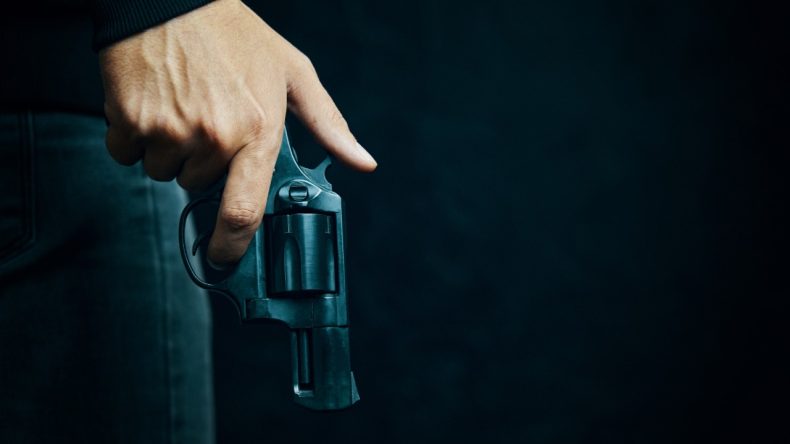 Sokaklar Teksas’ı Andırıyor: Düğünden Dönen Gence Silahlı Saldırı