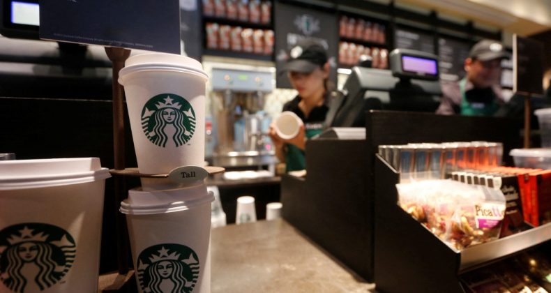 Starbucks’ta Kıyafet Krizi Büyüyor