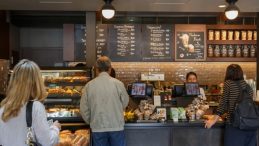 Starbucks’ta Seçim Önlemi: İsimleri Sıralamak Yasak