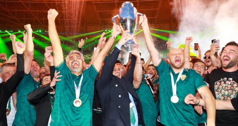 Süper Lig Şampiyonu Kocaelispor’un Teknik Direktörü ile Ayrılığı