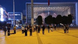 Taksim’de Duran Adam Eylemi: 18 Genç Gözaltına Alındı