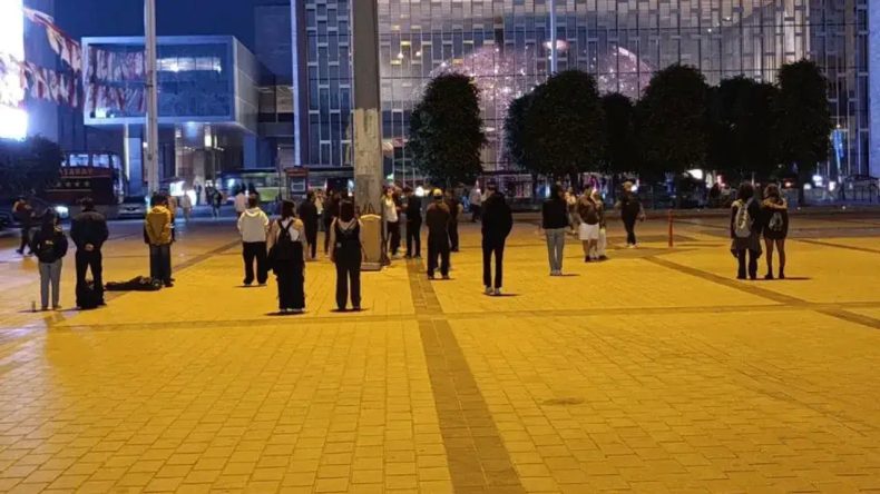 Taksim’de Duran Adam Eylemi Nedeniyle Gözaltına Alınan 19 Kişi Üzerine Karar Verildi