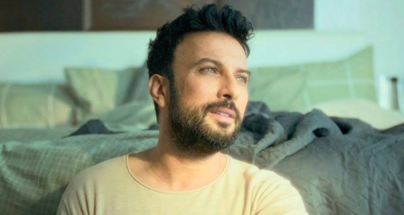 Tarkan Berlin’de Duygusal Anlar Yaşadı: “Anneciğim, Görüyor Musun?”