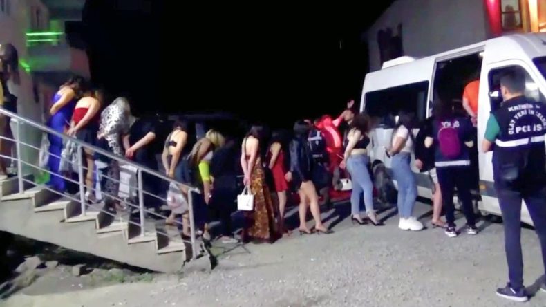 Termal Kameralarla Tespit Edildi: 100’den Fazla Kadına Sınır Dışı