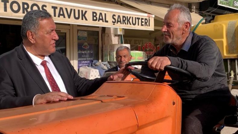 Traktör Başında İsyan: “Adamlar Uyanık”