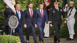 Trump’tan 1 Milyon Dolarlık Yemek Sonrası Skandal Af