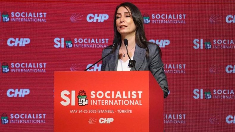 Tülay Hatimoğulları Sosyalist Enternasyonal Toplantısına Katıldı