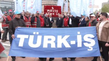 Türk-İş, Taksim Meydanı’na Çelenk Bıraktı