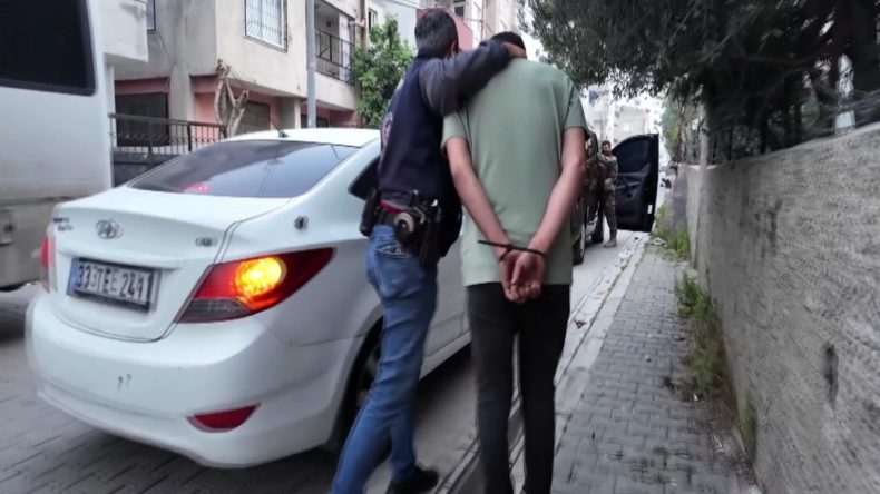 Vatandaşların Banka Bilgilerini Yasa Dışı Bahis Sitelerine Veren Şebeke Çökertildi