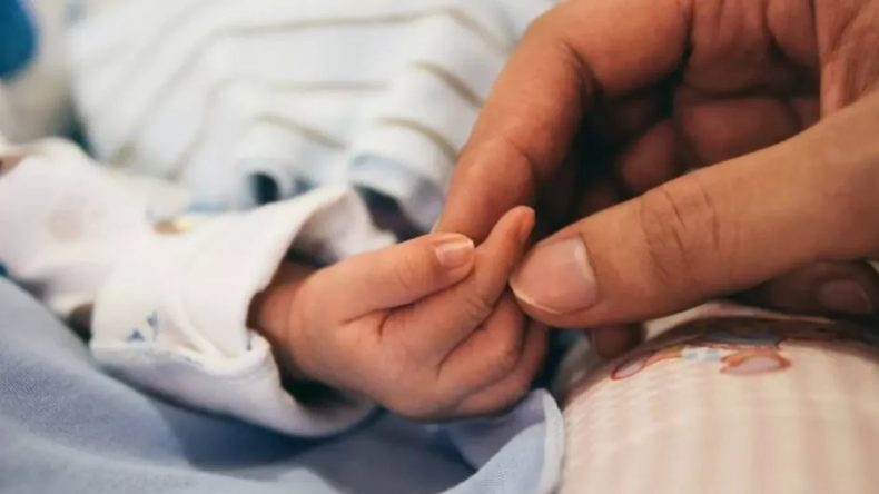 Yenidoğanlar için Taburculukta Araba Koltuğu Zorunluluğu Geliyor