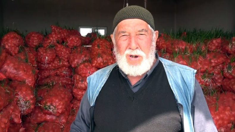 Yozgatlı Çiftçi 100 Ton Soğanıyla Baş Başa: “Devlet Yetkilisi Gelmedi”