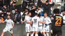 111 Yıllık Kulübün Futbolcuları Ayaklandı