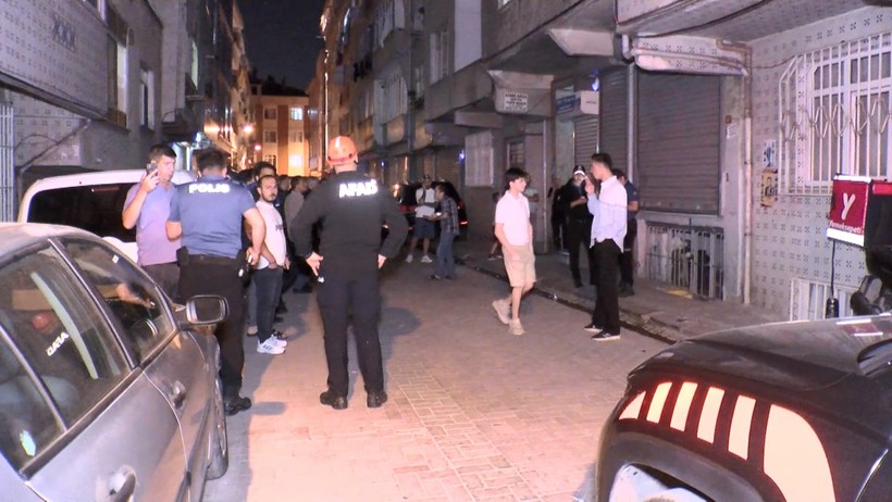 Kumaş Topları Bahçeye Döküldü