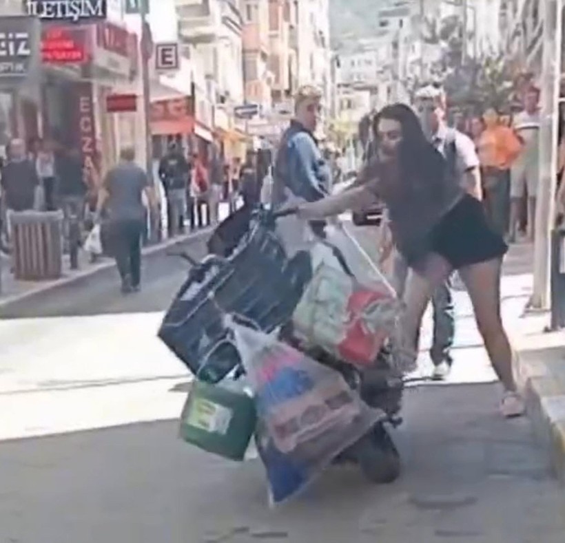 Yaralı belediye çalışanı hastaneye kaldırıldı
