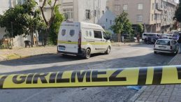 18 Yaşındaki Genç, Önüne Çıkanları Vurdu