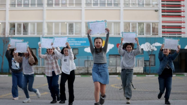 20 Milyonu Aşkın Öğrenci Yarın ‘Karne’ Zilini Çalacak