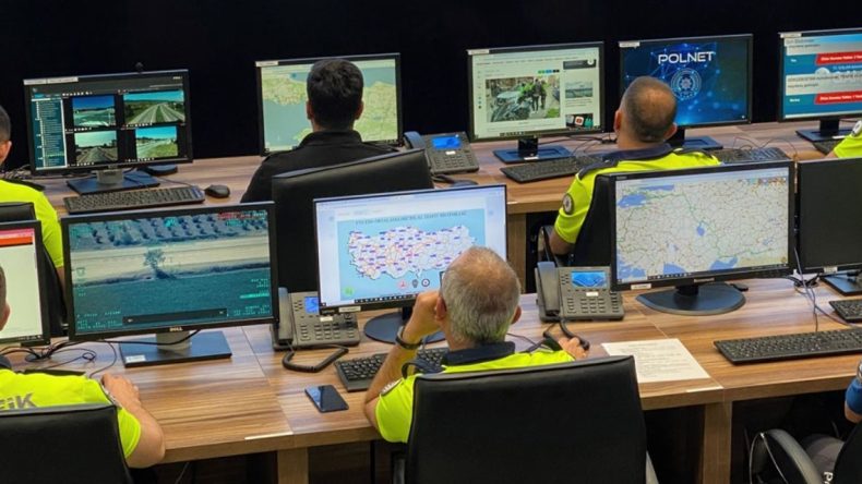 3 Bin Polis Görevlendirildi: Otobüslerde ‘Gizli Yolcu’ Olarak Denetim Yapılacak