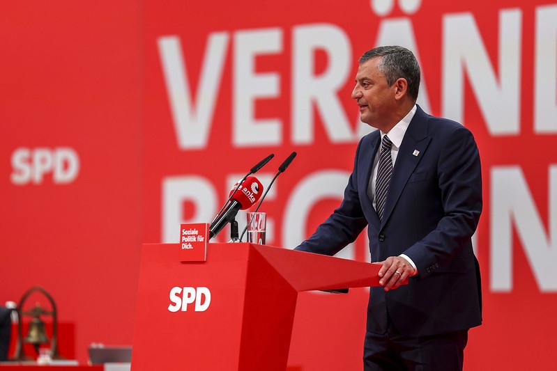 Özgür Özel mitingde