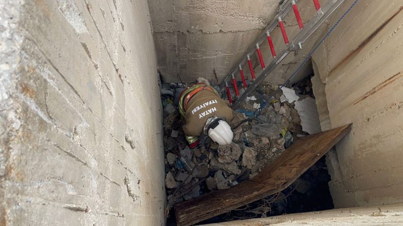 7 Metrelik Kuyudan Kurtarılan Kedi
