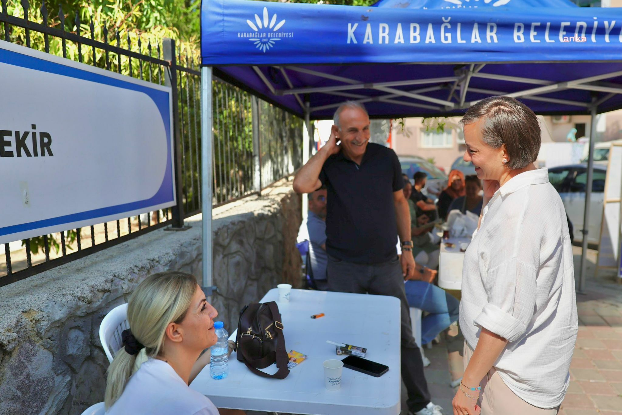Veliler çocuklarını bekliyor