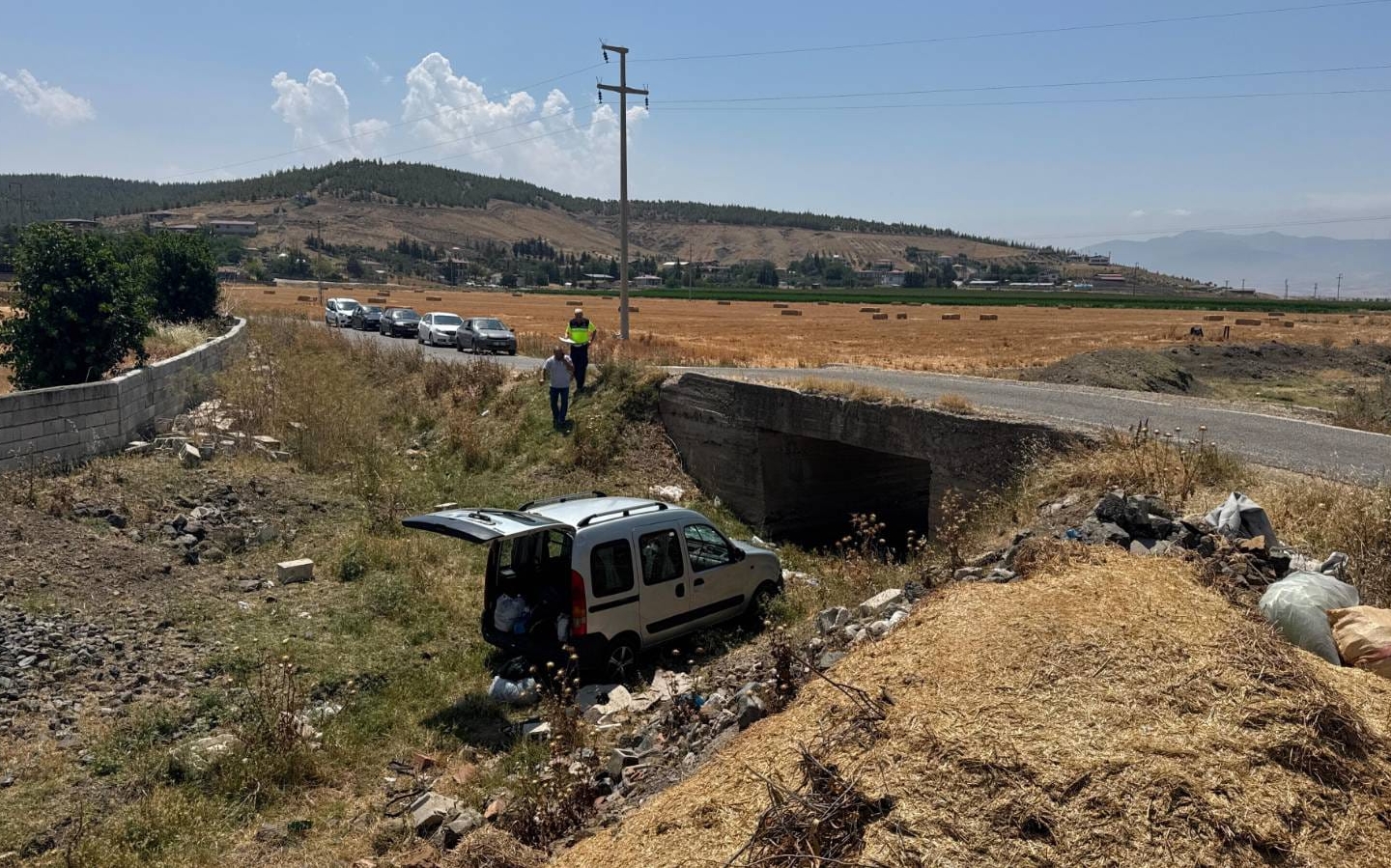 Köprüden düşen araçtaki yaralılar